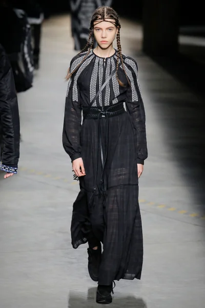 Look 18